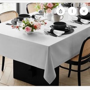 Williams Sonoma white 100% cotton tablecloth 70x90